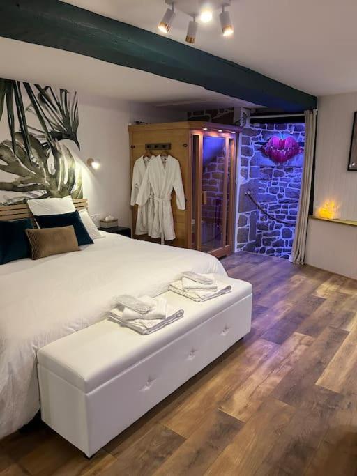 L'Etreinte, Gite De Charme Avec Jacuzzi Interieur Et Sauna Guéméné-sur-Scorff Esterno foto