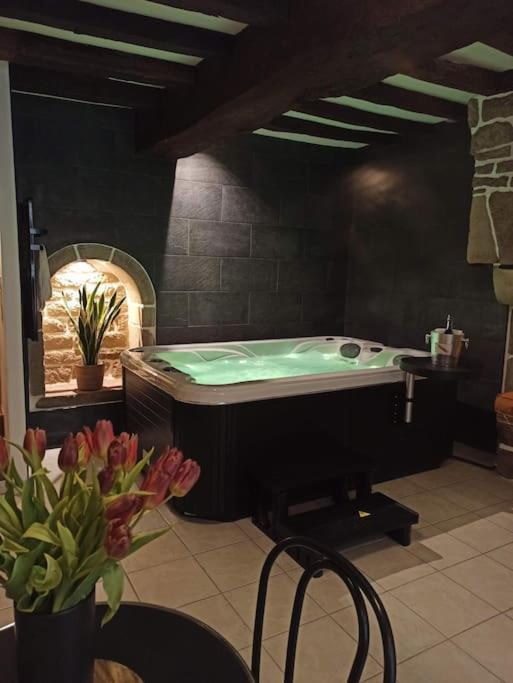 L'Etreinte, Gite De Charme Avec Jacuzzi Interieur Et Sauna Guéméné-sur-Scorff Esterno foto